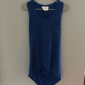 Beautiful bright sleeveless top! Vince Camuto